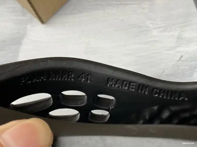 Foam Slide Runner Yeezy 0629